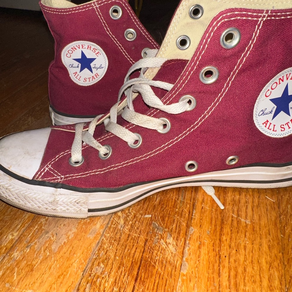 Used/well worn Converse All Star shoes size 8